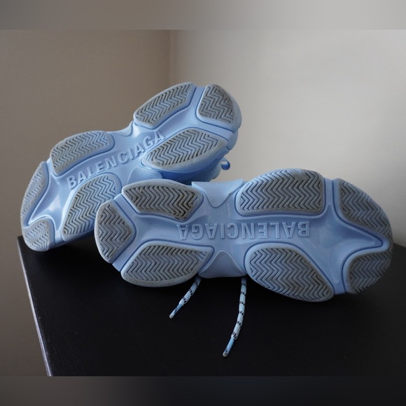 Balenciaga Triple S Sneaker Size 39 - Picture 4 of 6